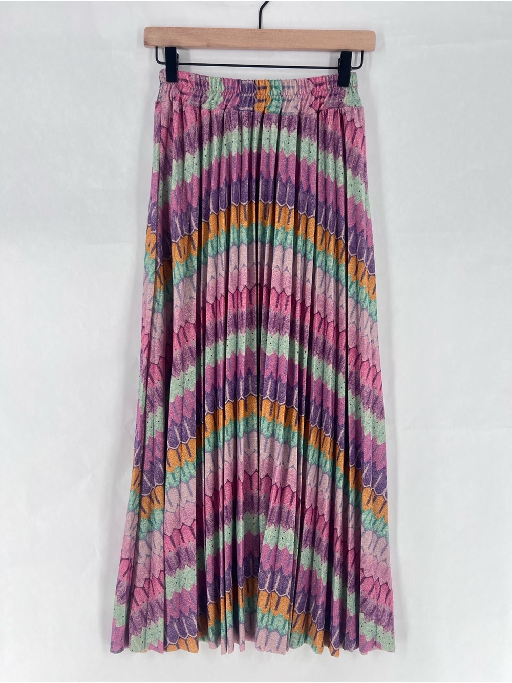 AQRL Pleated‎ Metallic Shimmery Multi-Color Chevron Maxi Skirt One Size